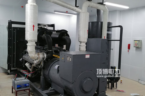 自启动变成全自动广西顶博发电机组制造只差一套自动转换开关柜